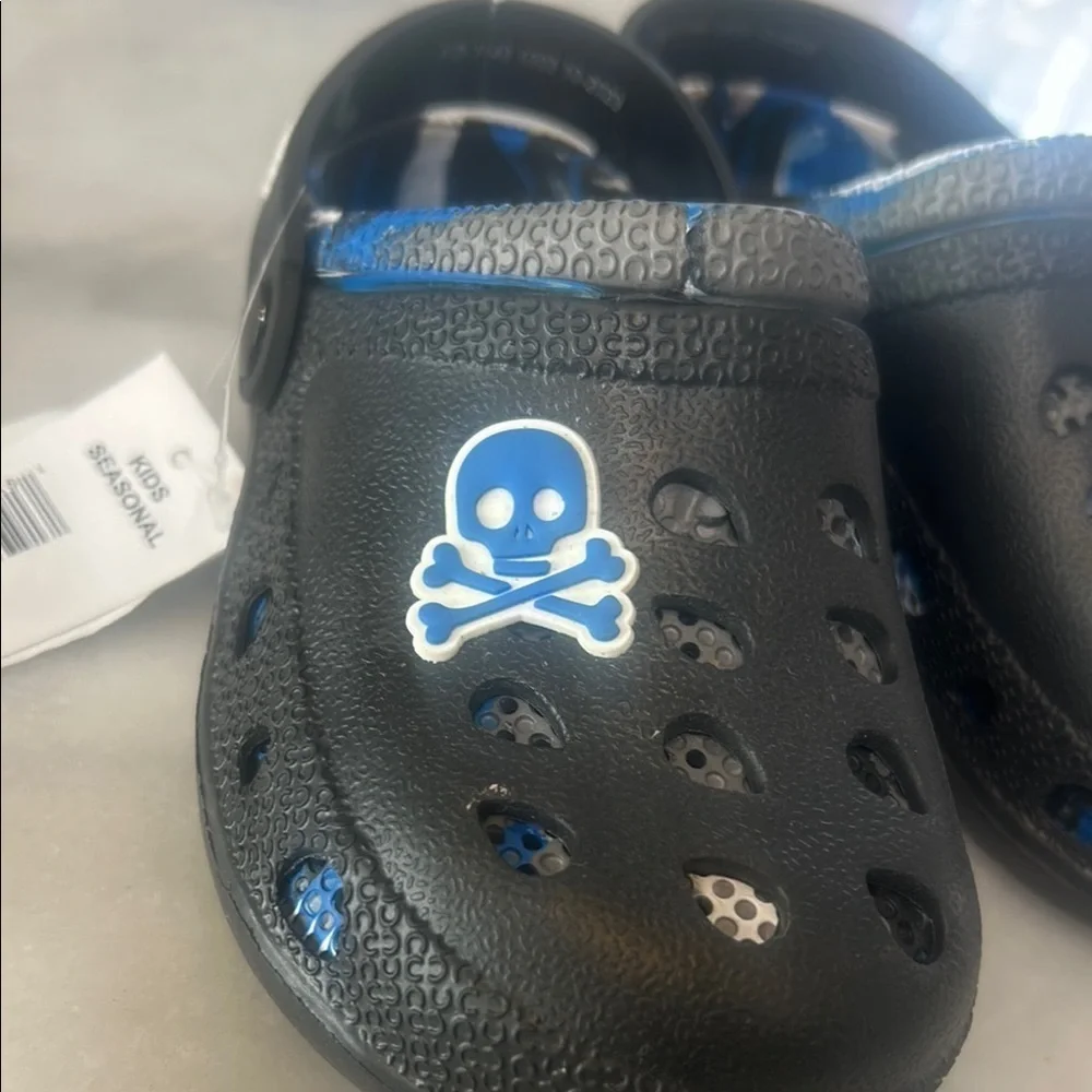 Kids Black Skull Clogs